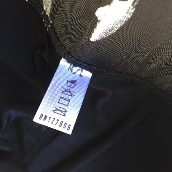 Goth Silver Skulls Leggings NWOT - Picture 5 of 5